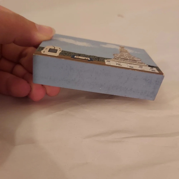 Vintage 2002 The Cat's Meow Jug Bridge Monument Shelf Sitter - Picture 7 of 7